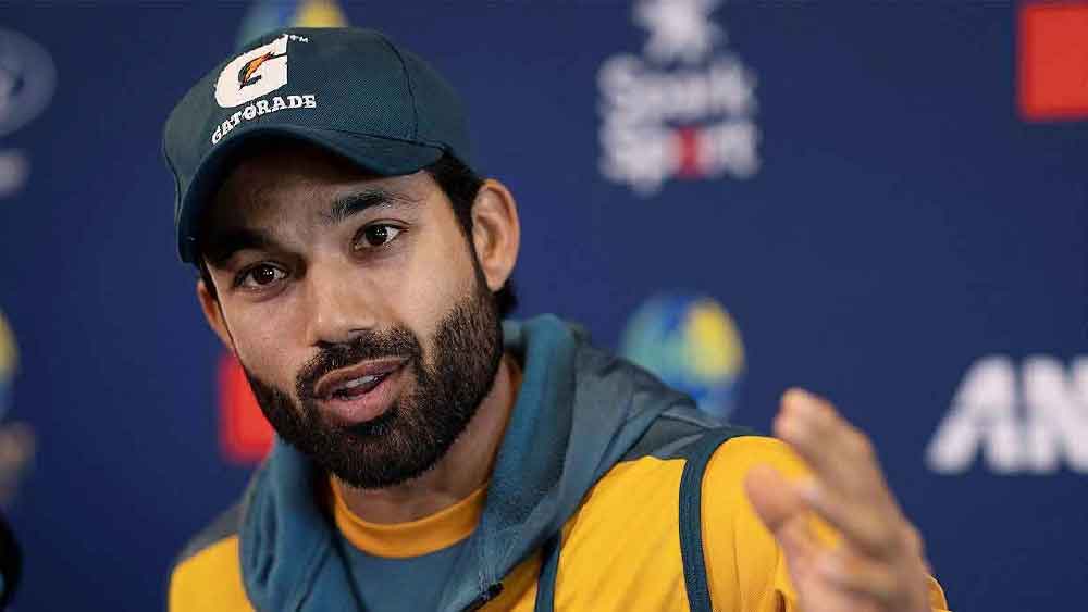 মহম্মদ রিজওয়ান বনাম অর্শদীপ সিংহ: ১০ মাস আগে বাবরের সঙ্গে রিজওয়ান শেষ করে দিয়েছিলেন ভারতকে। ১০ উইকেটে জিতেছিল পাকিস্তান। সেই ব্যাটার এ বারেও ভারতকে ভোগাতে পারেন।