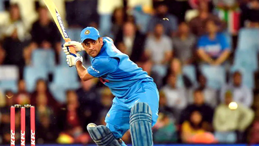 শেষ বলে ছক্কা মেরে বহু টি-টোয়েন্টি জিতিয়েছেন মহেন্দ্র সিংহ ধোনি। এই তালিকা তাঁকে ছাড়া বোধ হয় অসম্পূর্ণই থেকে যেত। মাহি রয়েছেন তিন নম্বরে। ৯৮টি-টোয়েন্টি ম্যাচে যাঁর স্ট্রাইক রেট ১২৬.১৩। রয়েছে ১৬১৭ রান।