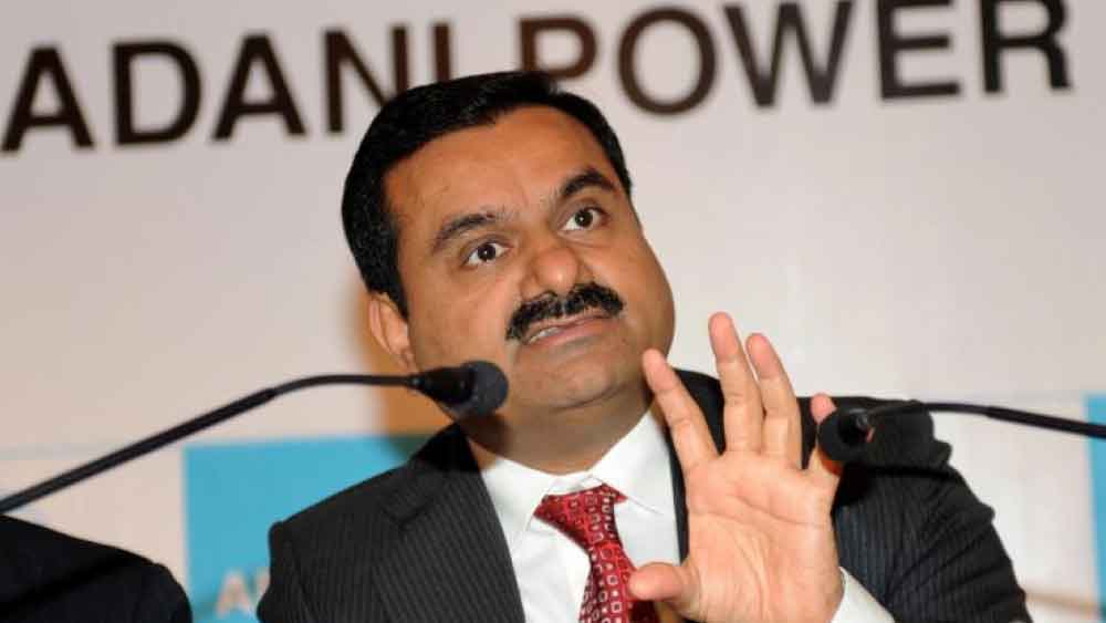 বিদেশি আর্থিক লগ্নি সংক্রান্ত পরামর্শদাতা সংস্থা ‘ক্রেডিট সাইট’-এর সমীক্ষা অনুযায়ী, আদানি গোষ্ঠীর ব্যবসার বাড়বাড়ন্তের পিছনে রয়েছে ব্যাপক আর্থিক দেনা। এই দেনার কারণে আদানি গোষ্ঠীকে বিপদে পড়তে হতে পারে বলেও ইঙ্গিত দেওয়া হয়েছে এই সমীক্ষায়।