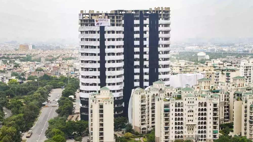  সকাল ১১টা: যমজ অট্টালিকা চত্বরে যে সমস্ত নিরাপত্তারক্ষী রয়েছেন, তাঁদের নিরাপদ স্থানে সরানো হবে। 