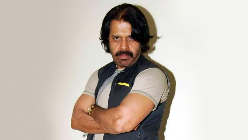 শুধু হিন্দি ছবি নয়, ভোজপুরি ছবি ‘লয়লা মজনু’-তেও অভিনয় করেছেন তিনি। অভিনেতার পাশাপাশি তিনু বর্মা বলিউডে স্টান্ট ডিরেক্টরদের মধ্যে অন্যতম।