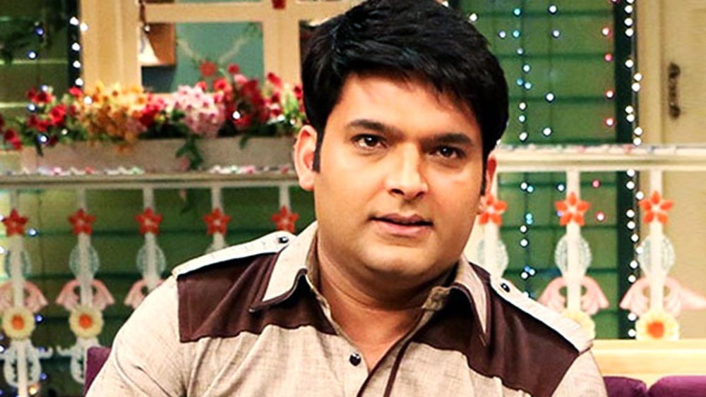 তবে, শুধু নবাবপুত্রকেই নয়, বলিউডের আর এক অভিনেতা কপিল শর্মাকেও চড় মেরেছিলেন তিনু। এ কথা জানান কপিল নিজেই।