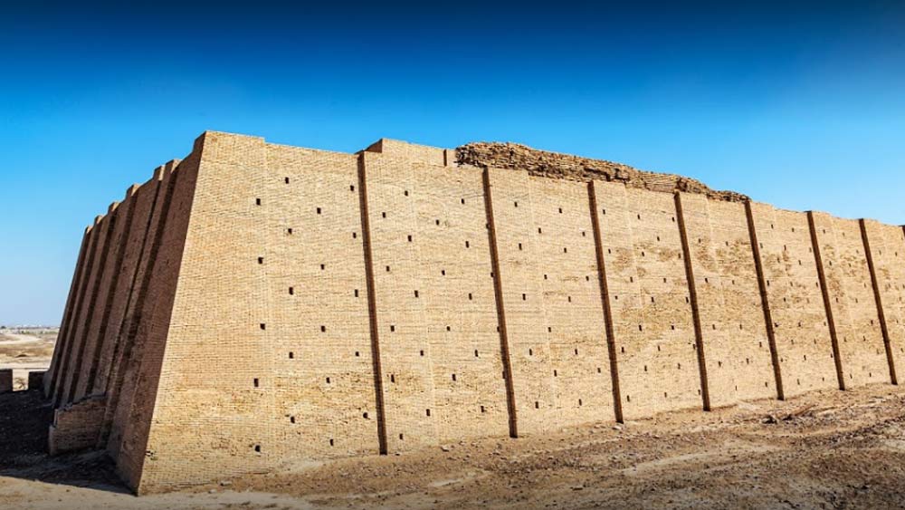 বিষয়টি ব্যাখ্যা করে রুমর বলেন, ‘‘বর্ষাকালে ভারী বৃষ্টির জেরে কাদামাটির অন্দরমহল নরম হয়ে যেতে পারত। এমনকি, শেষমেশ তা ধসেও যেত। তবে বহিরঙ্গের নির্মাণের জেরে তা হয়নি।’’