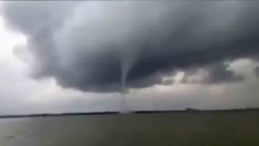 Mini Tornado seen at the sea of Digha dgtld
