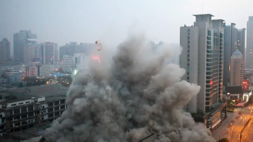 ২০১৭ সালে ১২৭০ কেজি ওজনের ডাইনামাইট এবং ১২,০০০ ডিটোনেটর ব্যবহার করে ১৫ সেকেন্ডের মধ্যে এই বহুতলকে ধুলোয় মিশিয়ে দেওয়া হয়।