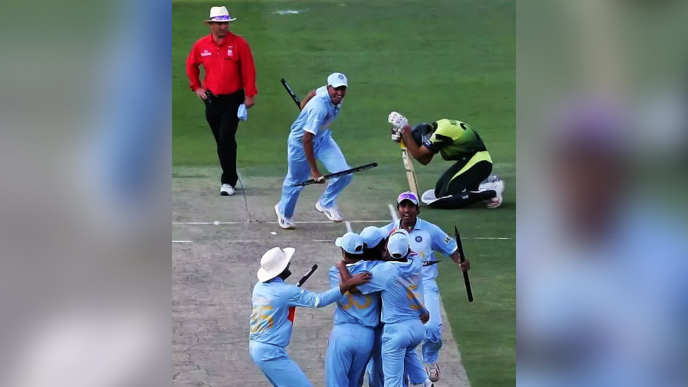 জবাবে ব্যাট করতে নেমে ইরফান-আরপি সিংহদের আঁটসাঁট বোলিংয়ের সামনে মাথা তুলতে পারেনি পাকিস্তান। ব্যতিক্রম মিসবা-উল-হক। ৩৫ বলে ৫৩ করে ম্যাচ প্রায় জিতিয়ে দিচ্ছিলেন। শেষ বলে রান আউট হন তিনি। পাকিস্তানও শেষ করে ১৪১ রানেই। বোল আউটে ম্যাচ জেতে ভারত।