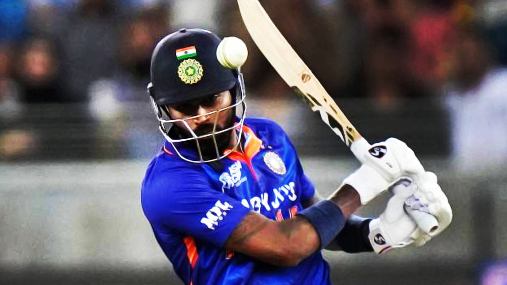 দুবাইয়ে শেষ বার হারের মধুর প্রতিশোধ ভারত নিল রবিবার। এশিয়া কাপের ম্যাচে হাড্ডাহাড্ডি লড়াইয়ে ভারত জেতে পাঁচ উইকেটে। হার্দিক পাণ্ড্য এবং ভুবনেশ্বর কুমারের দাপটে প্রথমে ব্যাট করে পাকিস্তান ১৪৭ রান করায় মনে হচ্ছিল সহজেই ম্যাচ জিতবে ভারত।