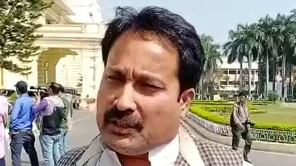 ভিডিয়ো প্রকাশ্যে আসার পর যখন বিধায়কের ভূমিকা নিয়ে জোর চর্চা শুরু হয়, তখন আত্মপক্ষ সমর্থনে মুখ খোলেন বিধায়ক। দাবি করেন, প্রাচীন কাল থেকেই এই মেলার আয়োজন করা হচ্ছে। অস্ত্রপুজো করা এই মেলার পুরনো রীতি। আর সেই রীতি অনুযায়ী তিনি শূন্যে গুলি ছুড়েছেন। এর পরই অভিযোগ তোলেন, বিরোধীরা বিষয়টি নিয়ে ষড়যন্ত্র করছে। তাই ভিডিয়ো বানিয়ে ভুল বার্তা প্রচার করে তাঁর বদনামের চেষ্টা করছে।