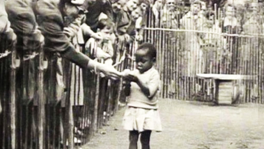 ১৯০৪ সালের মার্চ মাস। কঙ্গো সেই সময় বেলজিয়ামের উপনিবেশ। ওটার বাড়ির এলাকায় আমেরিকার বাসিন্দা স্যামুয়েল ভার্নার ঘুরতে আসেন। ওটার বয়স তখন ১২ কি ১৩। ওটাকে তার বাড়ির কাছে থেকেই অপহরণ করেন স্যামুয়েল।