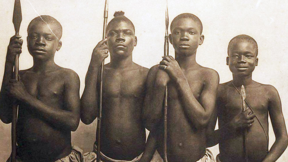 অপহরণ করার পর জাহাজে করে ওটাকে নিয়ে যাওয়া হয় নিউ অরলিয়্যান্সে। ওটার সঙ্গে সেই জাহাজে ছিল আফ্রিকার আরও আট জন কিশোর-যুবক। উদ্দেশ্য, ওই বছরের শেষের দিকে সেন্ট লুইসের ‘ওয়ার্ল্ড ফেয়ার’-এ আফ্রিকার কৃষ্ণাঙ্গদের প্রদর্শনী করে টাকা কামানো।