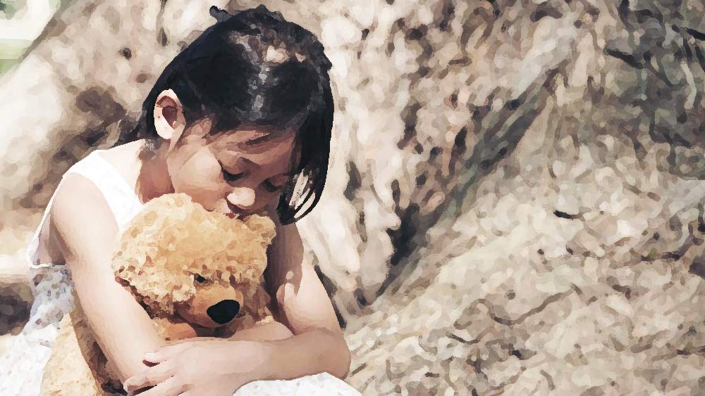 বেলিংক্যাটের তদন্তকারীদের দাবি, ওলগা আদতে রাশিয়ার সেনাবাহিনীর এক আধিকারিকের মেয়ে। তবে সর্বত্র নিজের পরিচয় দিতে গিয়ে বলতেন, তিনি পেরুভিয়ান মা এবং জার্মান বাবার মেয়ে। পেরুতেই তাঁর জন্ম। ছোটবেলায় নাকি তাঁকে পরিত্যাগ করে মস্কোয় ফেলে রেখে আসেন মা-বাবা। সেখানকার এক দম্পতি তাঁকে কোলেপিঠে করে মানুষ করেছেন।