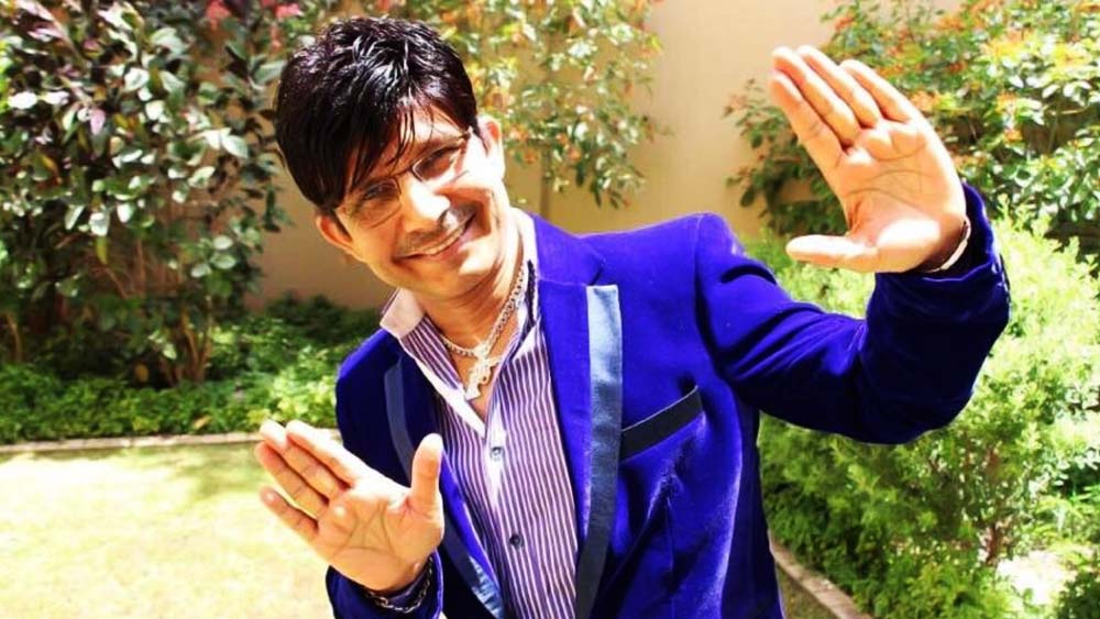 ‘ফিল্ম সমালোচক’ হিসাবেও নিজের পরিচয় দেন কেআরকে। বলিউডে কোনও ছবি মুক্তি পেলে তা নিয়ে নিজের টুইটার অ্যাকাউন্ট নিন্দায় ভরিয়ে দেন তিনি। তাঁর মতে, বলিউডের কোনও পরিচালকই নাকি ছবি বানাতে পারেন না। মাঝেমধ্যেই কেআরকে জানান, তিনি যদি শুয়ে-বসে, আরাম করেও ছবি বানান, তা হলেও বলিউডের পরিচালকদের তুলনায় ভাল ছবি বানাতে পারবেন।