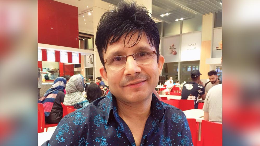 নিজের নামে একটি প্রযোজনা সংস্থাও খুলেছেন তিনি। কেআরকে টুইটে জানিয়েছেন, ‘সলমন এবং দীপিকা একসঙ্গে সিনেমায় অভিনয় করেননি। আমার ছেলের প্রথম ছবিতে এই দু’জনকে বাবা-মায়ের চরিত্রে অভিনয় করার সুযোগ দেওয়া হবে।’