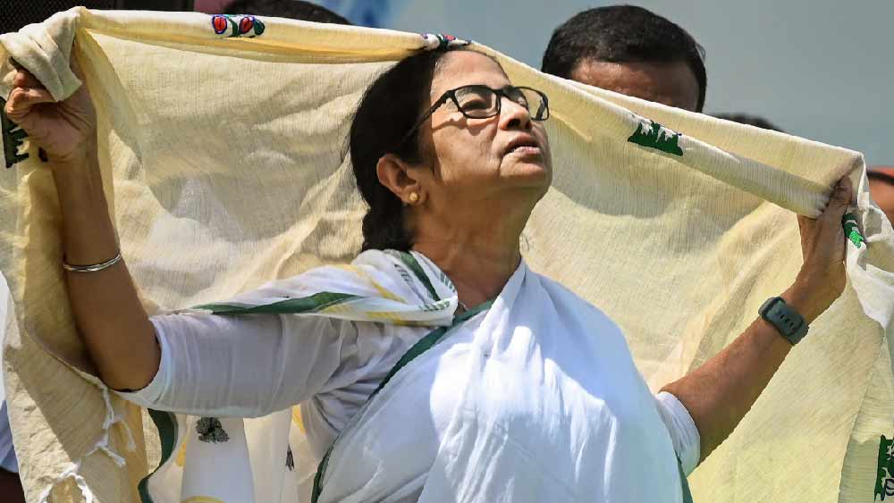 কেন্দ্রীয় রিপোর্টে সব থেকে নিরাপদ শহরের তালিকায় শীর্ষস্থান অধিকার করা নিয়ে আনন্দ প্রকাশ করা হয়েছে রাজ্যের ক্ষমতাসীন তৃণমূল সরকারের পক্ষ থেকেও।