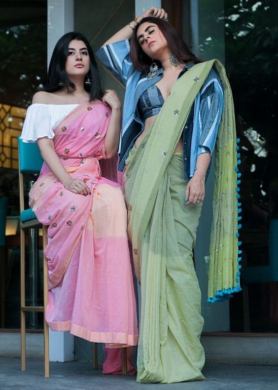 ক্রপ টপের সঙ্গে শাড়ি
