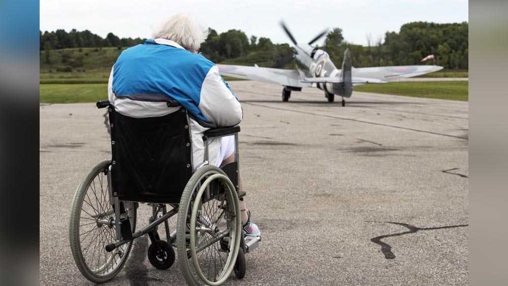 এর পর থেকে দীর্ঘ দিন বিমানচালনা থেকে দূরেই ছিলেন জে। ৮০ বছর বয়সে শেষ বারের মতো তিনি ব্রিটিশ কলাম্বিয়ার হোয়াইট রকের উপর একটি ছোট বিমান চালান।