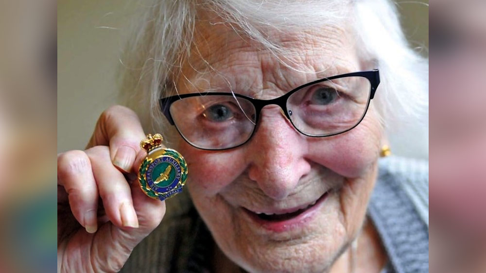 দ্বিতীয় বিশ্বযুদ্ধ শুরুর পর ১৯৩৯ সালের সেপ্টেম্বরে এটিএ তৈরি করা হয়। যুদ্ধের সময় ২৫টি বিভিন্ন দেশের ১,২৫০ জন পুরুষ ও মহিলাকে এই সংস্থায় নিয়োগ করা হয়। ১৪৭টি আলাদা আলাদা বিমান ব্রিটেনের বায়ুসেনার জন্য সরবারহের কাজ দেওয়া হয় তাঁদের। এর মধ্যে ছিল একাধিক যুদ্ধবিমানও।