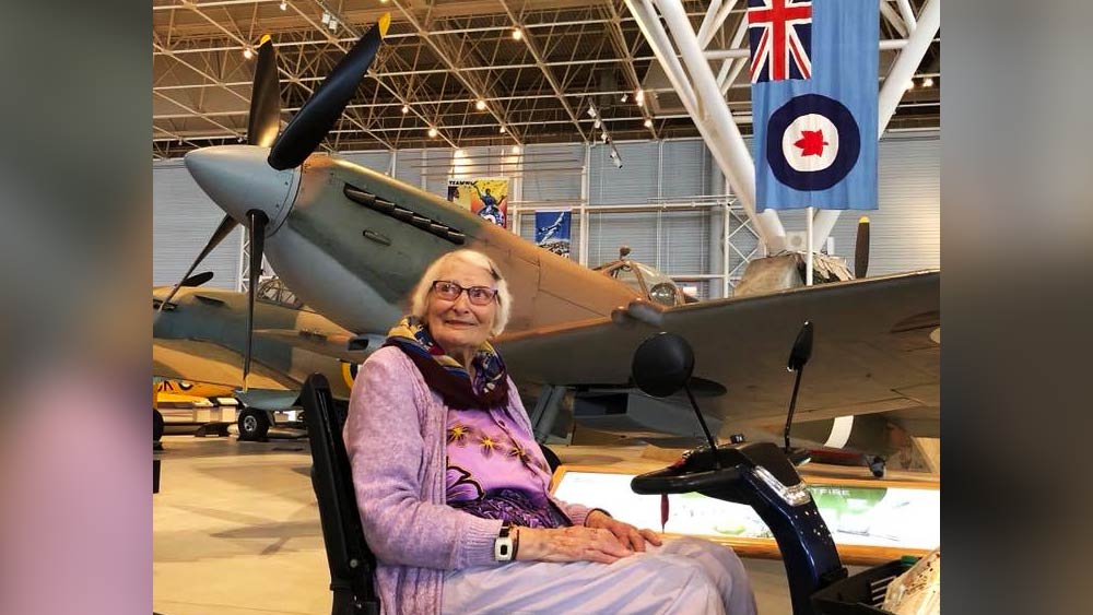 ১৯৪৩ সাল থেকে এটিএ-তে বিমানচালক এবং বিমানচালিকাদের সমান বেতন দেওয়ার নিয়ম চালু হয়।