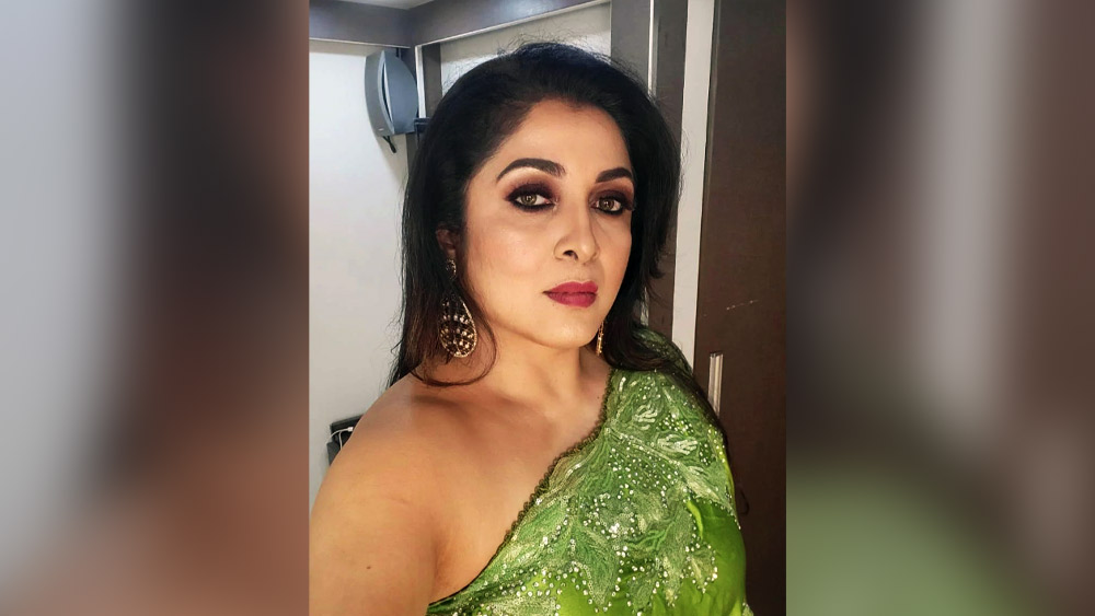 তিনি আরও জানান, কোনও নির্দিষ্ট ইন্ডাস্ট্রিতে কাজ করতে হলে প্রচুর সিনেমায় কাজ করতে হয়। নিজের জায়গা তৈরি করার জন্য সেই ইন্ডাস্ট্রিতে সফল ছবিও করা দরকার।