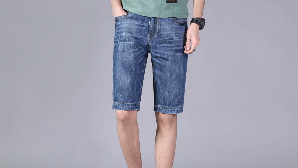 ‘হাফ প্যান্ট পরে আসবেন না, মহিলাদের মনঃসংযোগ বিঘ্নিত হয়’, ব্যাঙ্কে নতুন ফরমান জারি!