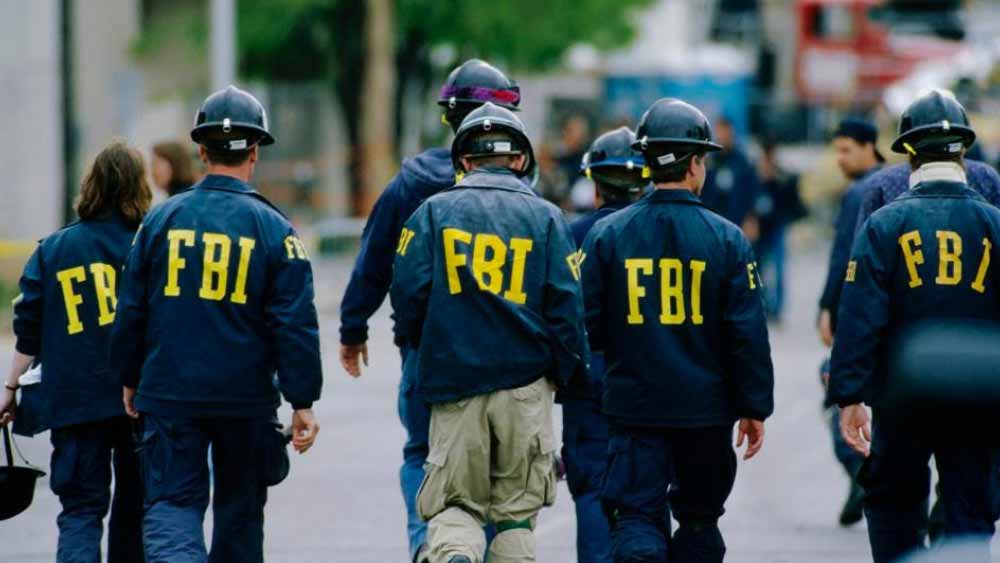 এর পরেই হামজাকে হন্যে হয়ে খুঁজতে থাকে এফবিআই। টানা দু’বছর তাঁর খোঁজ চলেছিল। শেষে এক গুপ্তচরকে সেই ‘স্পাইআই’ বিক্রি করে ফেঁসে গিয়েছিলেন তিনি। দাম নিয়েছিলেন সাড়ে আট হাজার ডলার (ভারতীয় মু্দ্রায় ছ’লক্ষ ৭৮ হাজার টাকা) নজরে পড়ে গিয়েছিলেন আমেরিকার তদন্তকারী সংস্থার।