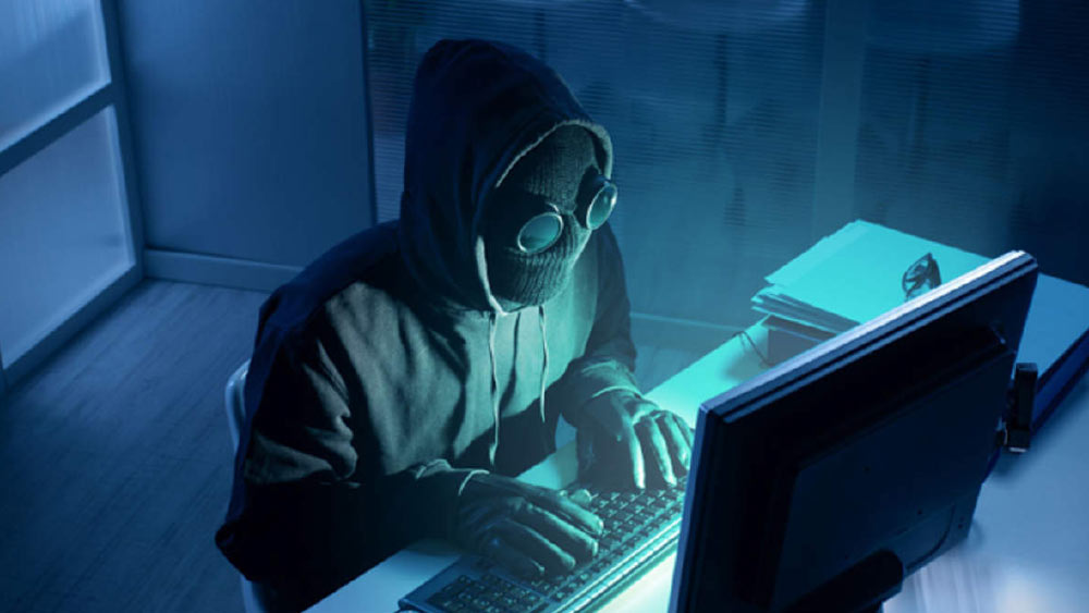 তার পরেই আলজিরিয়ায় আমেরিকার রাষ্ট্রদূত জোয়ান এ পোলাশচিক টুইটারে লেখেন, ‘কম্পিউটার সংক্রান্ত অপরাধ গুরুতর অপরাধ নয়। তার সাজা মৃত্যুদণ্ড নয়।’