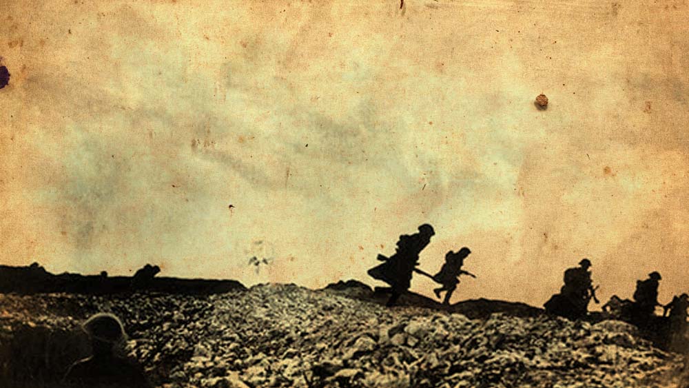  মন্দিরের ভিতর থেকে সকলকে মেরে রাস্তায় বার করে দেওয়া হয়। সৈন্যদের সঙ্গে সংঘর্ষে অনেকে মারা যান।