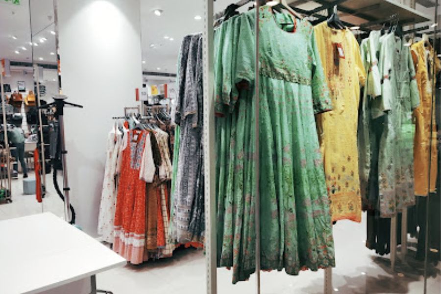 প্যান্টালুন্স স্টোরে রয়েছে প্লাস সাইজের সম্ভার