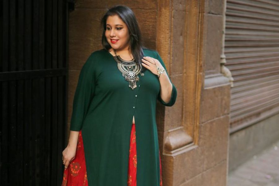 সব রকমের পোশাক পাওয়া যায় 