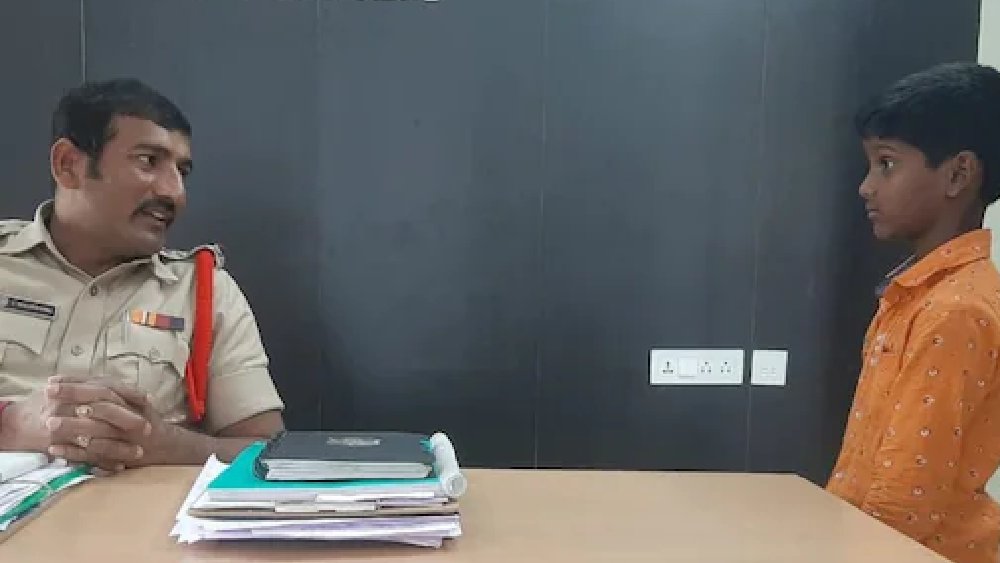 সাত বছরের বালকের অসমসাহসী কাণ্ড