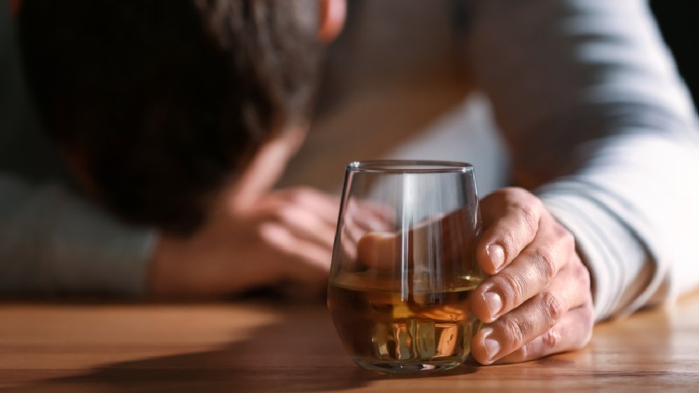 মত্ত অবস্থায় বাবা মাকে মারেন, থানায় এসে অভিযোগ দায়ের সাত বছরের ছেলের