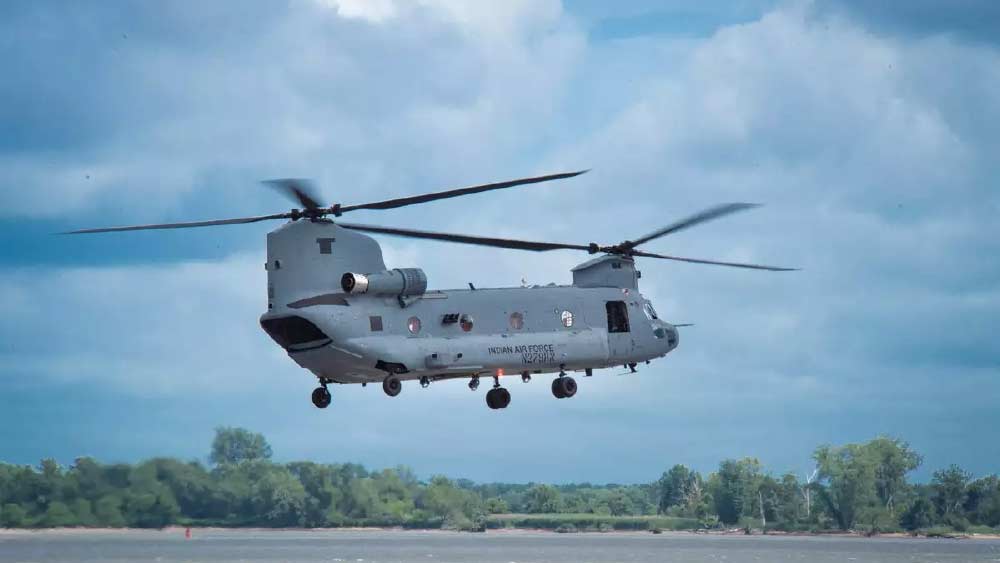 ইঞ্জিনে ত্রুটি, ধরছে আগুন, চিনুক কপ্টারের উড়ান বন্ধ আমেরিকায়! চিন্তায় ভারতীয় বায়ুসেনা