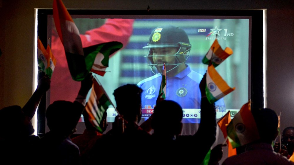 টেলিভিশনে ক্রিকেট দেখতে গিয়ে পকেট খালি হওয়ার জোগাড়, কোন চ্যানেলে কোন প্রতিযোগিতা