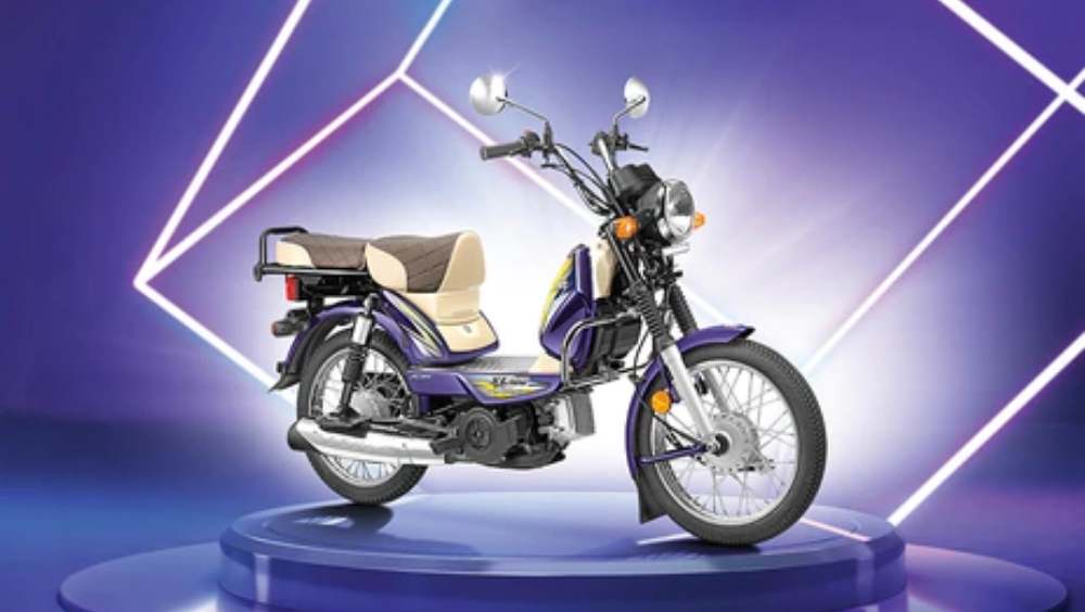 টিভিএস এক্সএল হেভি ডিউটি: এই গিয়ারলেস বাইকটির মাইলেজ ৬০ কিমি প্রতি লিটার। সামনে এবং পিছনের চাকায় ১১০ মিলিমিটার ড্রাম ব্রেক রয়েছে। দামেও কম, স্টাইলেও দারুন!