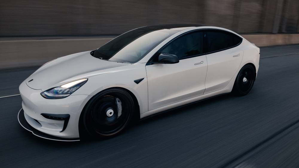 আর কিছু দিন পরেই পুজো। নতুন গাড়ি কেনার পরিকল্পনা আছে যাঁদের, তাঁদের জন্য সুখবর নিয়ে আসছে বিভিন্ন গাড়ি প্রস্তুতকারী সংস্থা। এক নজরে দেখে নিন সেই সব গাড়ির বিশেষ গুণাবলী।