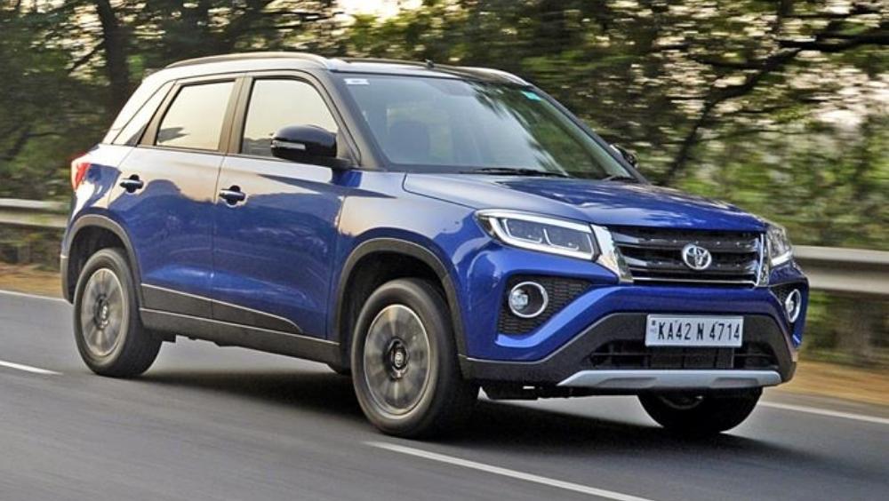 টয়োটা আরবান ক্রুজার্ হাইরাইডার: সুজুকির গ্লোবাল সি -র তথ্য অনুযায়ী এই গাড়িটি কিনতে গেলে অগ্রিম বুকিং করতে হবে। গাড়িটিতে ১.৫ লিটার পেট্রল ইঞ্জিন-সহ মোটর আছে, যার মিলিত আউটপুট ১১৫ হর্সপাওয়ার।