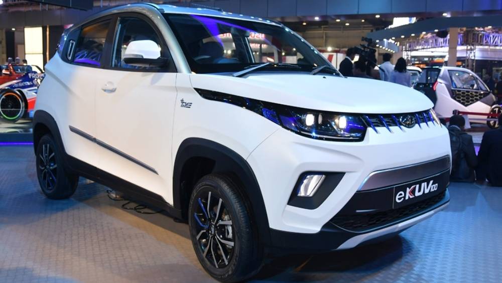 মহিন্দ্রা ই-কেইউভি ১০০: পুজোর আগেই সম্ভার সাজিয়েছে মহিন্দ্রা। সংস্থার পক্ষ থেকে শোনা যাচ্ছে, প্রায় পাঁচটি নতুন গাড়ি বাজারে আসতে চলেছে।
