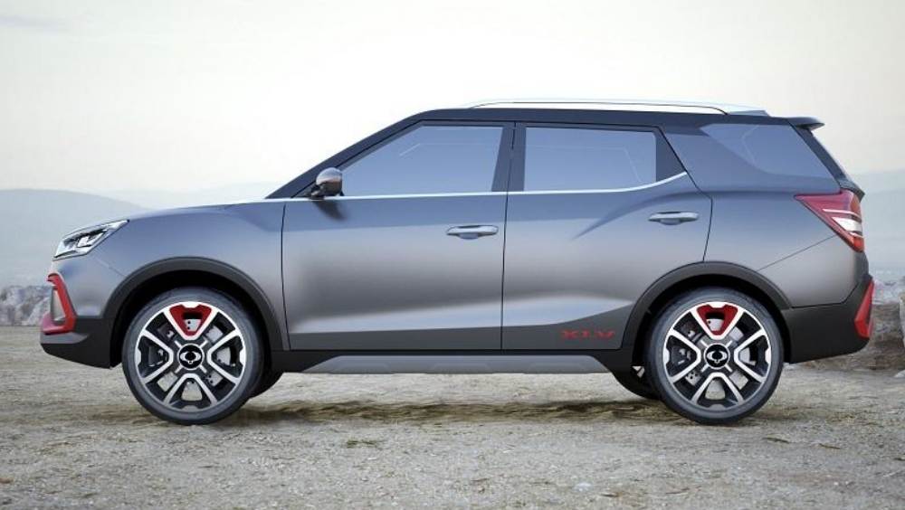 মহিন্দ্রা এক্সইউভি ৪০০: এক্সইউভি ৩০০—এর ইলেকট্রিক ভার্সন নিয়ে অনেক দিন ধরেই ভাবনা-চিন্তা করছে মহিন্দ্রা। জানা গিয়েছে, এই গাড়ির নাম প্রথমে ছিল ইএক্সইউভি ৩০০। তবে পরবর্তী সময়ে এটি এক্সইউভি ৪০০ নামে বছরের শেষে বাজার কাঁপাতে পারে। একবার চার্জ দিলে ৪০০ কিমি পর্যন্ত চলবে এই গাড়িটি। দাম হতে পারে ১৫ লাখ টাকা। 