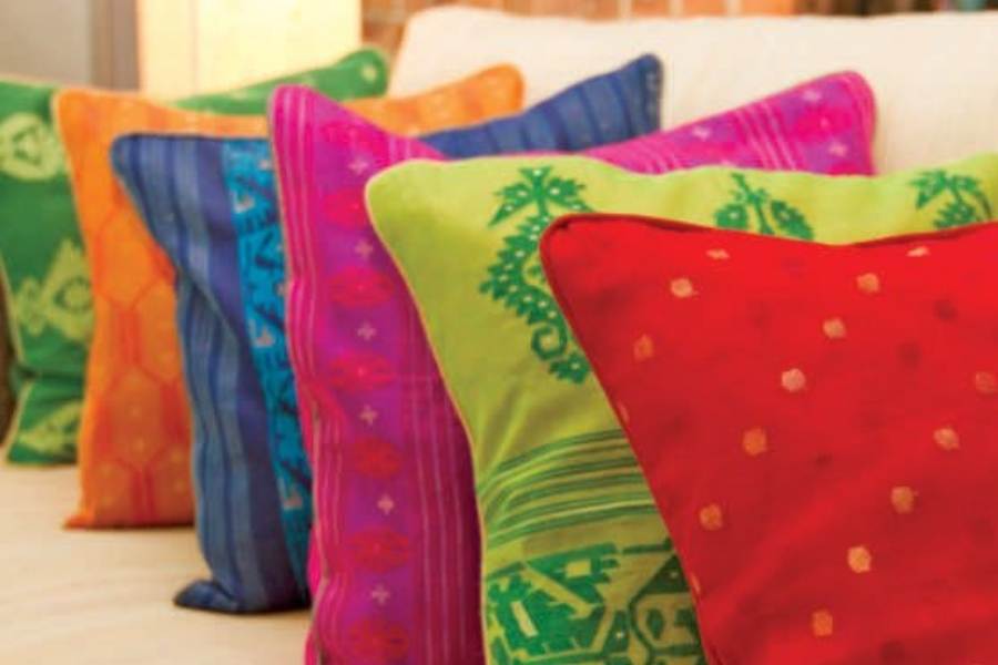 জামদানি নক্সার কুশন