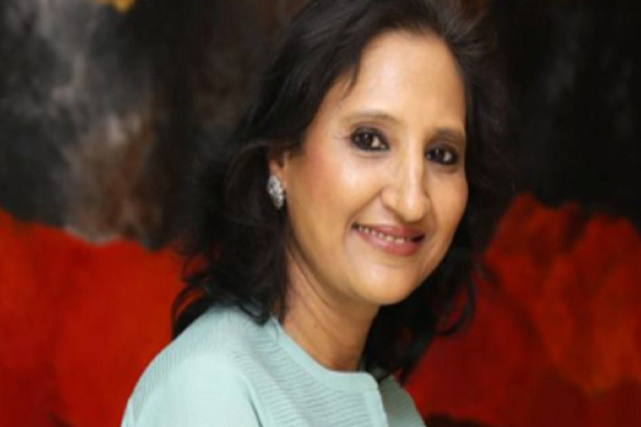 এই মুহূর্তে ৫৯ বছরের রেখার নিট সম্পত্তি ৪৭ হাজার ৬৫০ কোটি টাকা বলে জানিয়েছে পত্রিকাটি।