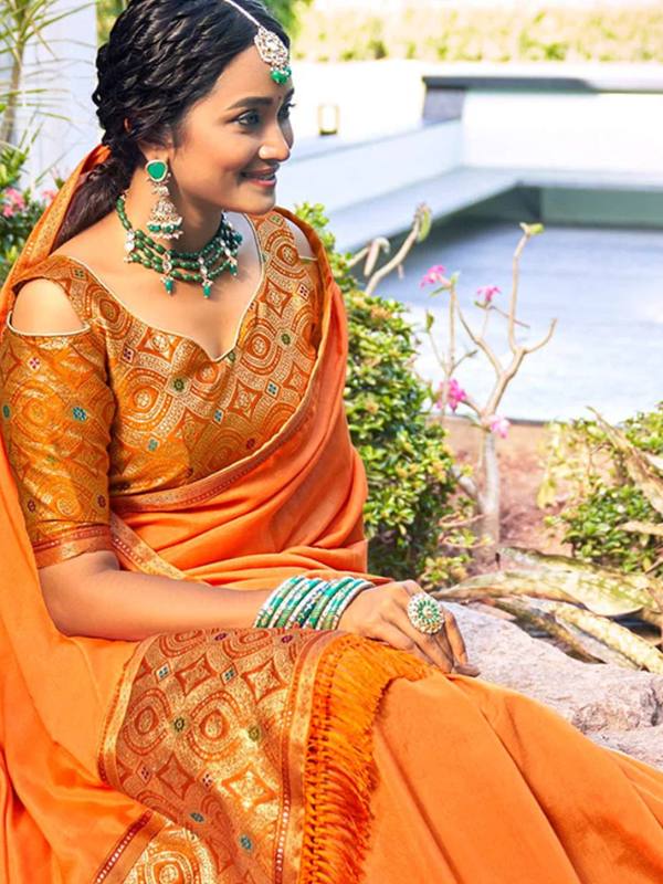 গেরুয়া সবুজ রংমিলন্তি