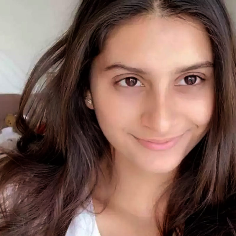 ডিনার পার্টিতে উপস্থিত ছিলেন অর্জুন রামপালের মেয়ে মাহিকা।