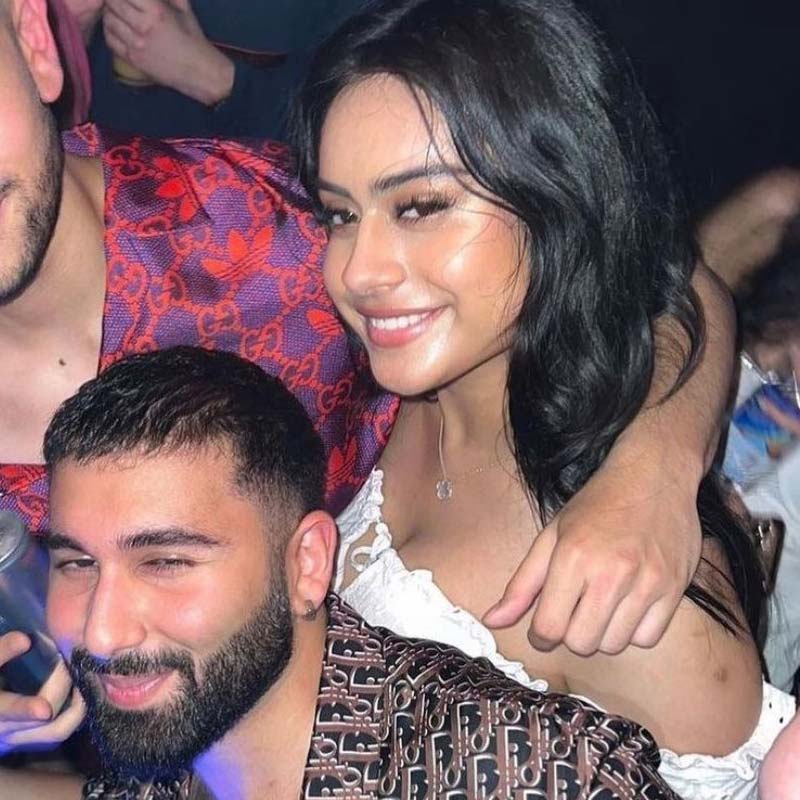 নায়সা তিনটি হৃদয়চিহ্ন দিয়ে মন্তব্য করেছেন, ‘‘তোমার জন্যও কৃতজ্ঞতা রইল।’’ জাহ্নবী কপূর জানিয়েছেন, তিনি পার্টি ‘মিস’ করছেন। বলিপাড়ায় ইতিমধ্যেই গুজব রটেছে, ওরহানের সঙ্গে প্রেম করছেন জাহ্নবী। জাহ্নবীর এই মন্তব্যের পর ওরহান-জাহ্নবীর সম্পর্ক নিয়ে ফের চর্চা শুরু হয়েছে।