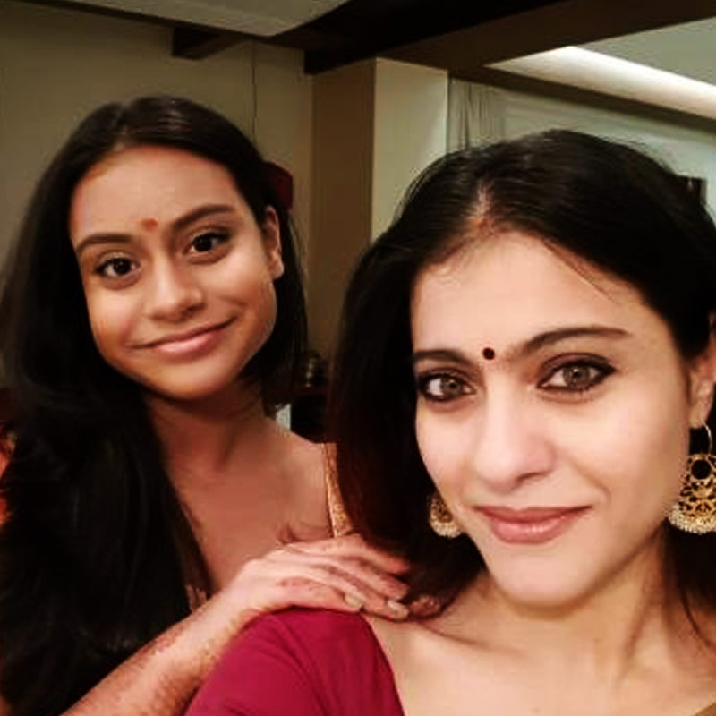 কাজলকে এই বিষয়ে জিজ্ঞাসা করলে তিনি নায়সার রূপচর্চা নিয়ে মুখ খোলেন। নায়সা কি ‘প্লাস্টিক সার্জারি’ করিয়ে এমন সুন্দরী হয়ে উঠেছেন? কাজলকে এক সাক্ষাৎকারে জিজ্ঞাসা করা হয়।