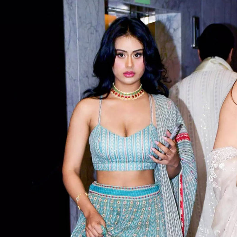 এত আয়োজন শুধু মাত্র অভিনয়ে আসার জন্য? জানতে চাওয়া হয় কাজলের কাছে। কাজল তার উত্তরে জানান, নায়সা এই বিষয়ে এখনও কোনও ইচ্ছাপ্রকাশ করেননি।