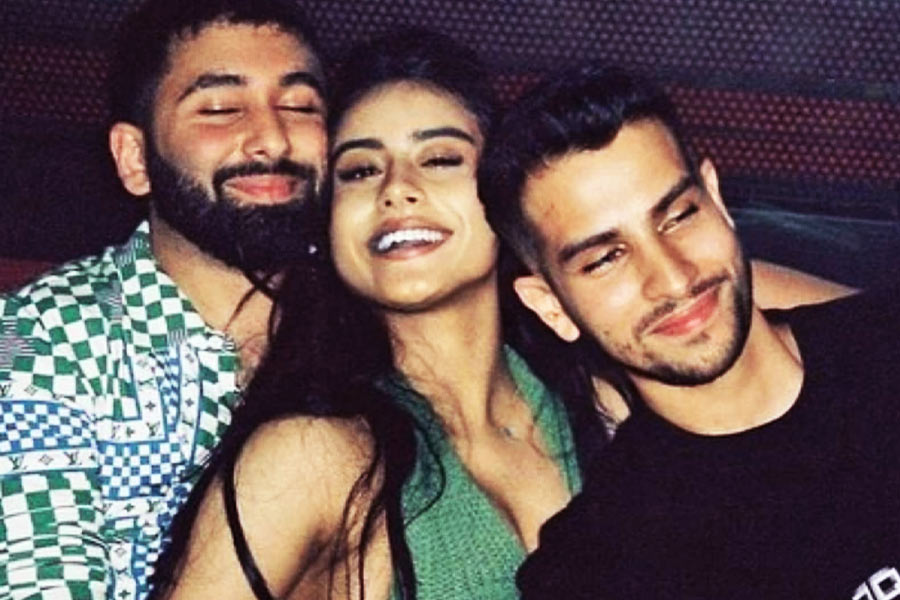 কাজল বলেন, ‘‘আমি বা অজয় ওকে কোনও কিছুতেই জোর করি না। এখন নিজের জীবন উপভোগ করুক নায়সা।’’