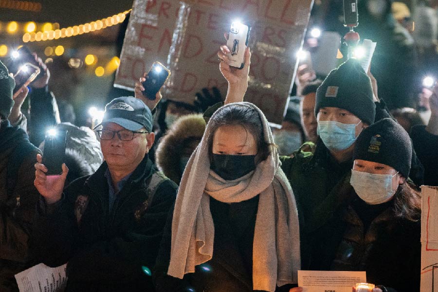 সংবাদ সংস্থা রয়টার্সকে আর এক ব্যক্তি জানিয়েছেন, তাঁদের কয়েক জনকে স্থানীয় থানায় গিয়ে রবিবার রাতে তাঁরা কী কী করেছেন, তার লিখিত বিবৃতি জমা দিতে বলা হয়েছে।