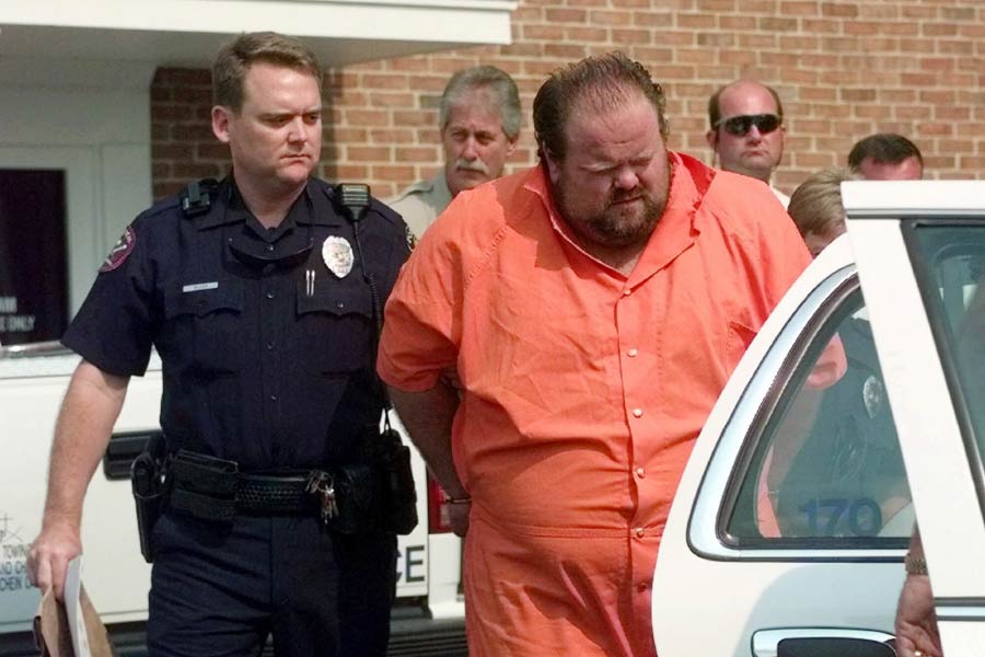 এর পরই বিষাক্ত ইঞ্জেকশনের পরিবর্তে নতুন উপায়ে অ্যালানকে মৃত্যুদণ্ড দেওয়া হবে বলে সিদ্ধান্ত নিয়েছেন জেল আধিকারিকরা।