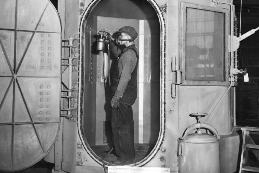 জেলের আধিকারিকরা আরও জানিয়েছেন, অচৈতন্য অবস্থায় অ্যালানের মুখের উপর একটি মাস্ক লাগিয়ে তাকে ওই গ্যাস নিশ্বাস নিতে বাধ্য করা হবে। এই গ্যাসের প্রভাবে অ্যালানের রক্তে অক্সিজেনের মাত্রা কমতে কমতে শূন্যতে ঠেকলে মৃত্যু হবে অ্যালানের।