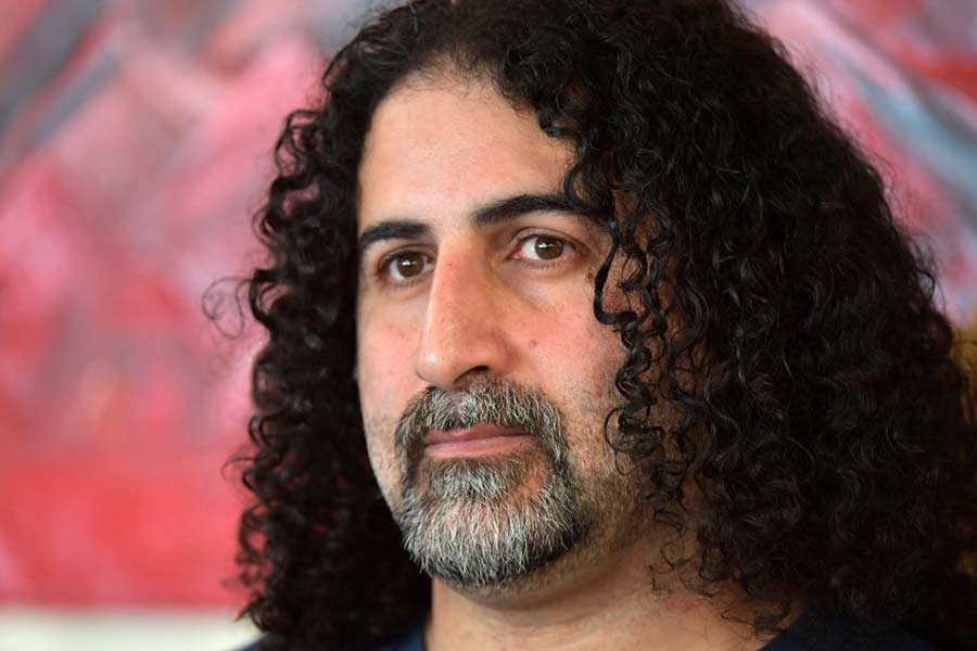 আন্তর্জাতিক সংবাদমাধ্যমকে দেওয়া এক সাক্ষাৎকারে ওমর সম্প্রতি জানিয়েছেন, তাঁর বাবার সেই হামলার পরিকল্পনার কথা তিনি জানতে পেরেছিলেন তাঁর প্রিয় পোষ্যের দৌলতে।